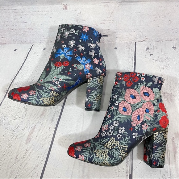 attention Shoes - NWOT Attention Floral Boho Chic Boots